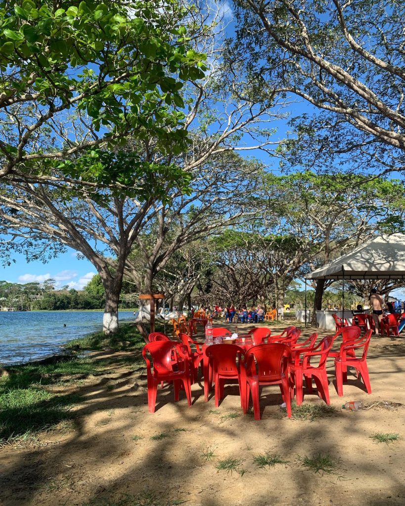 Lagoa Nova: águas serenas e paisagens encantadoras em Linhares Lagoa Nova: águas serenas e paisagens encantadoras em Linhares