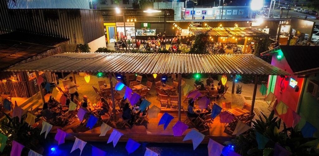 Vila Jambú é point gastronômico às margens do Rio Doce Vila Jambú é point gastronômico às margens do Rio Doce