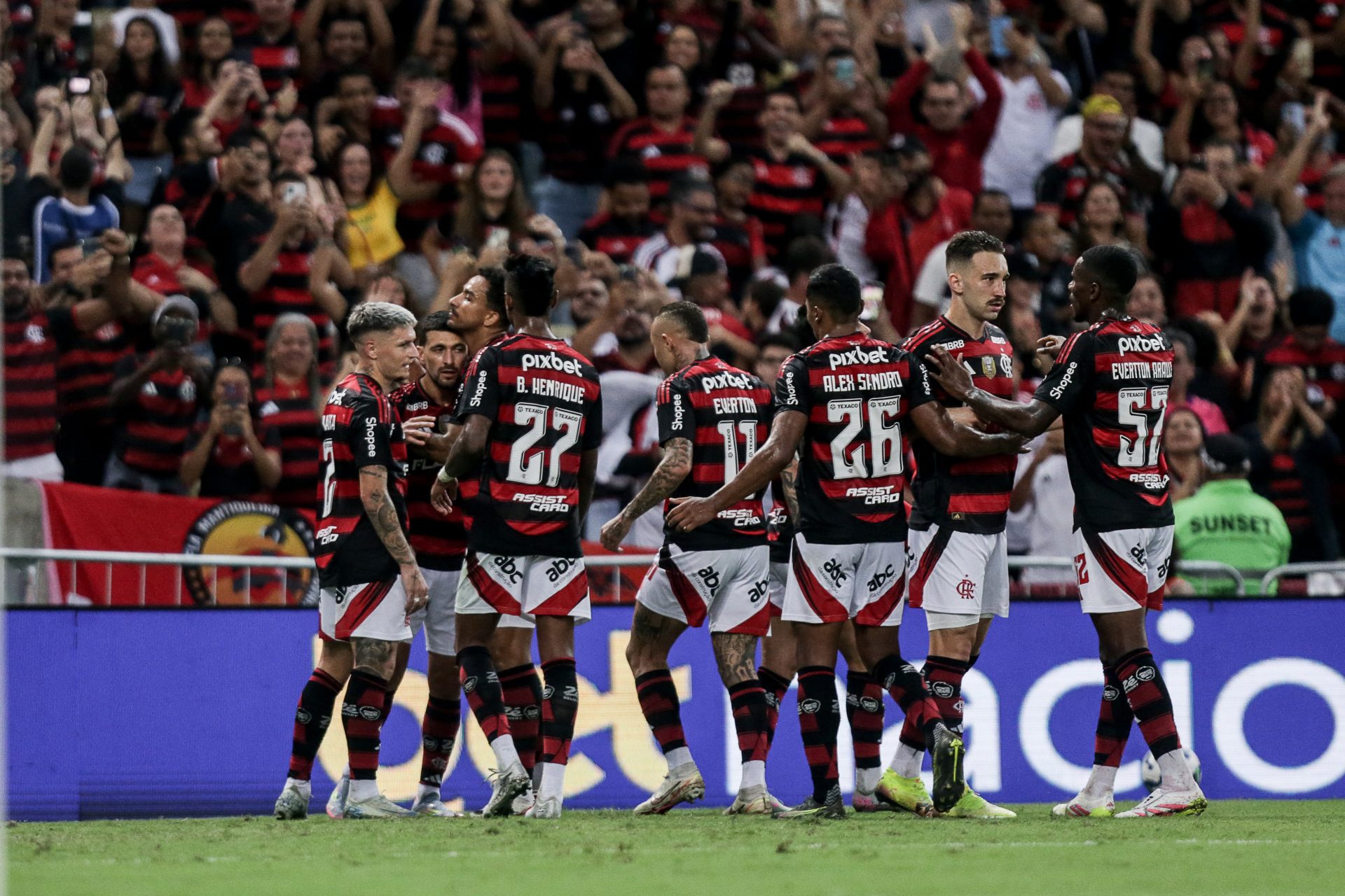 Em 2025, Flamengo alcançou receita recorde de R$ 2,1 bilhões, superando expectativas com novos patrocínios e vendas de jogadores - Foto: Gilvan de Souza/Flamengo