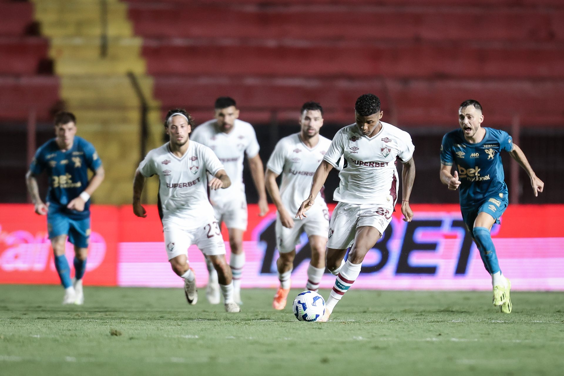 Fluminense empata com Sport por 2 a 2 no Brasileirão, com gol no último lance e decisões controversas do VAR - FOTO: MARCELO GONÇALVES / FLUMINENSE F.C.
