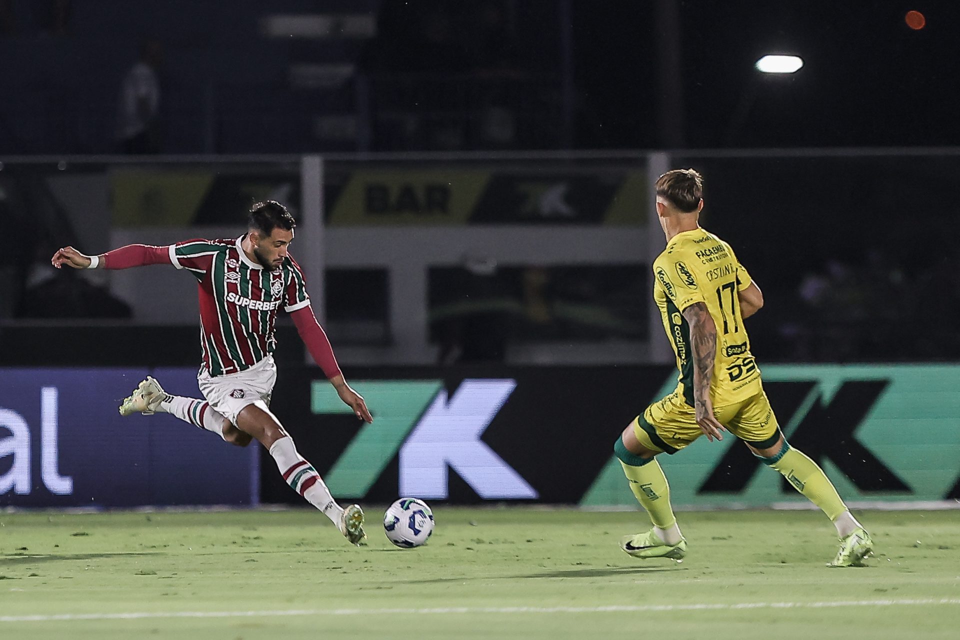 Mirassol vence o Fluminense por 2 a 1, chega aos 46 pontos e assume a 4ª posição no Brasileirão, firmando-se no G-4 da tabela - FOTO: LUCAS MERÇON / FLUMINENSE F.C.