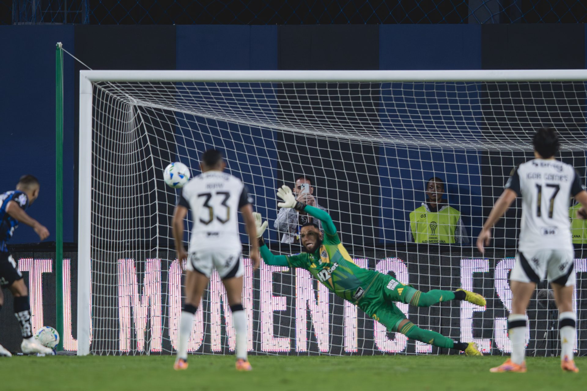 Com gol de Dudu nos acréscimos, Atlético-MG empata em 1 a 1 com Del Valle no Equador pela Sul-Americana. Galo decide vaga em casa e busca vitória simples - Foto: Pedro Souza / Atlético