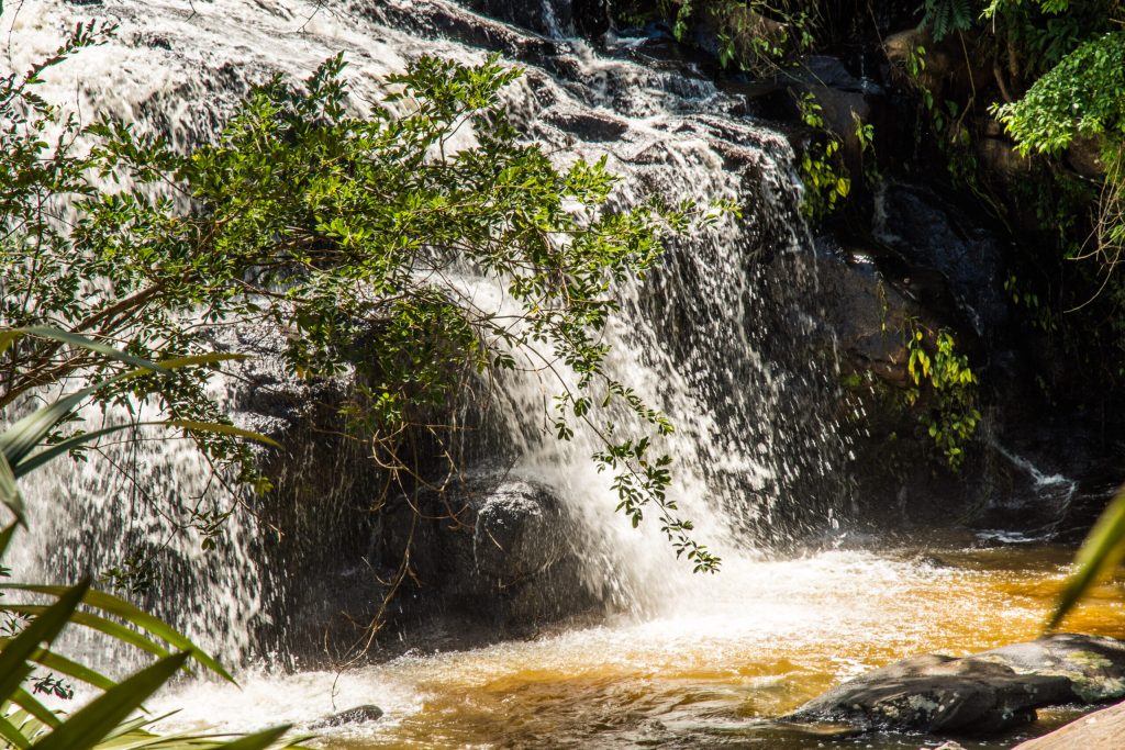 Cachoeira dos Vargas: lazer e contato com a natureza em Conceição do Castelo