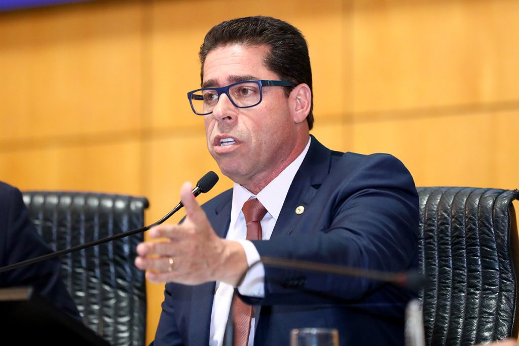 Pré-campanha reconfigura cenário eleitoral no ES Presidente da Ales, deputado Marcelo Santos (União), durante a sessão que apresentou o PR 27/2025.Foto: Kamyla Passos (Ales)