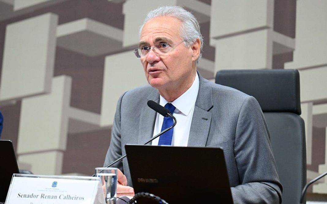 Renan Calheiros, relator do PL do IR, garante que o Senado fará emendas ao texto sem remetê-lo à Câmara, em meio à disputa política com Arthur Lira - Andressa Anholete/Agência Senado