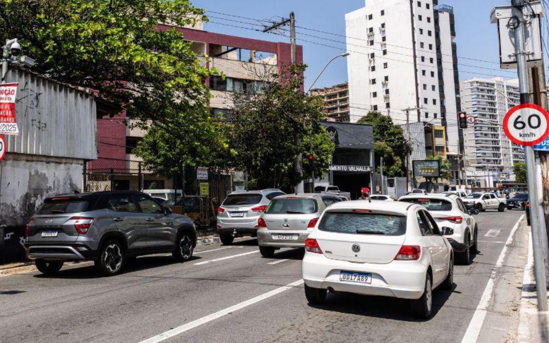 Radar no cruzamento da rua Luciano das Neves com a Av. Saturnino Rangel Mauro, em Itaparica, é um dos novos na cidade. Limite de velocidade é de 60 km/h. Foto: Prefeitura de Vila Velha/Divulgação