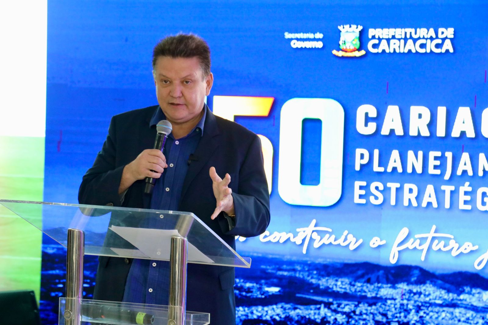Prefeito de Cariacica, Euclério Sampaio apresentou o plano estratégico do município em evento com autoridades. Foto: Claudio Postay