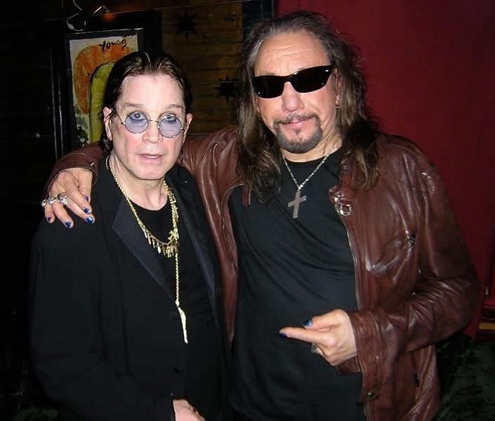 Ace Frehley, icônico guitarrista fundador do Kiss e conhecido como Spaceman, faleceu aos 74 anos. Descubra mais sobre seu legado no hard rock e sua carreira - Foto: @acefrehleyofficial