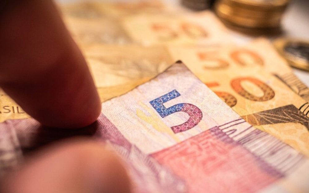 Receita Federal informa que a arrecadação de setembro de 2025 foi recorde, atingindo R$ 216,727 bilhões. Entenda os fatores por trás do crescimento - Foto: Reprodução