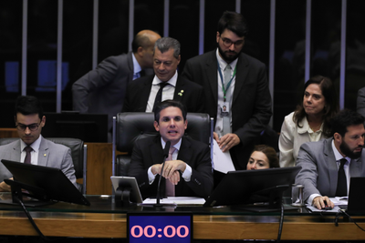 Hugo Motta acelera proposta da Bancada Cristã na Câmara, formalizando a união das frentes evangélica e católica com direito a voz e voto em decisões-chave - Foto: Lula Marques/Agência Brasil