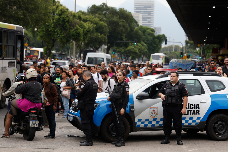 Defensoria RJ investiga ilegalidade em megaoperação na Penha e Alemão, com 121 mortos. Há denúncias de tortura, violações e corpos de crianças - Foto: Fernando Frazão/Agência Brasil