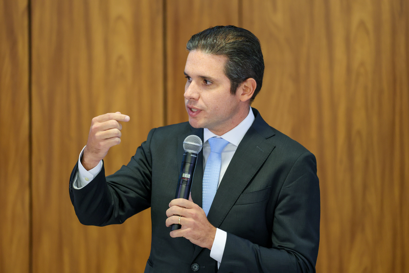 Hugo Motta cobra justificativas dos deputados que votaram contra o PL antifacção - Foto: Fabio Rodrigues-Pozzebom/ Agência Brasil
