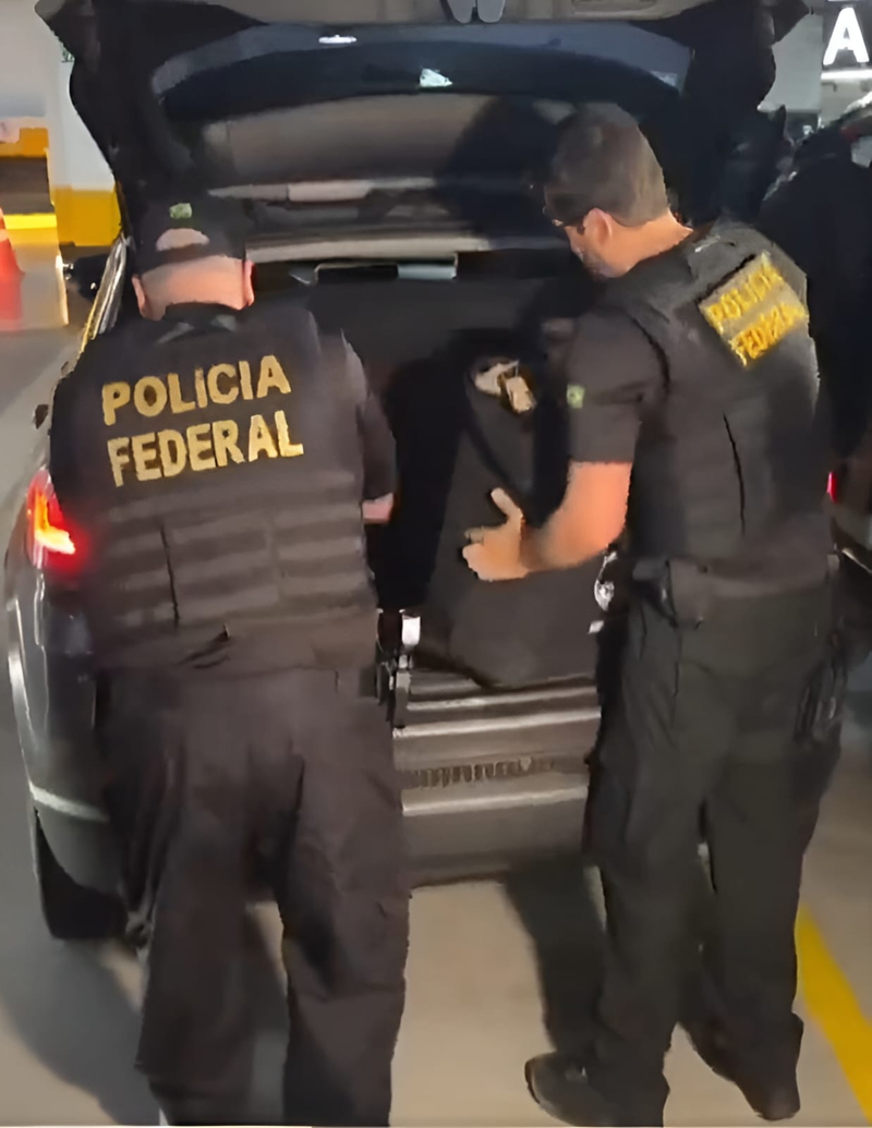 A PF realiza a segunda fase da Operação Magna Fraus, com prisões e buscas em vários estados, visando desarticular grupo que desviou R$ 813 mi por meio do Pix - Foto: Policia Federal