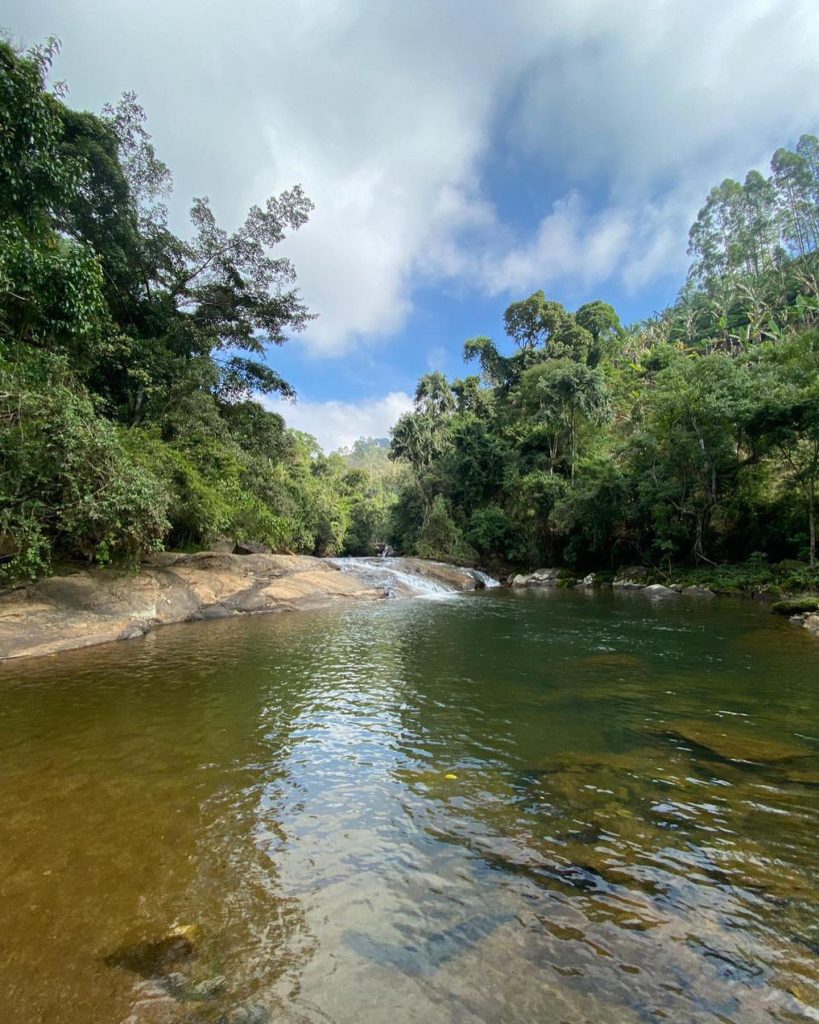 Cachoeira José Rossi atrai visitantes no interior de Rio Novo do Sul Cachoeira José Rossi atrai visitantes no interior de Rio Novo do Sul