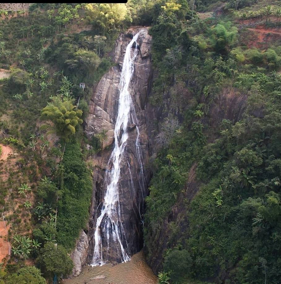 Cachoeira das Andorinhas é refúgio refrescante nas montanhas