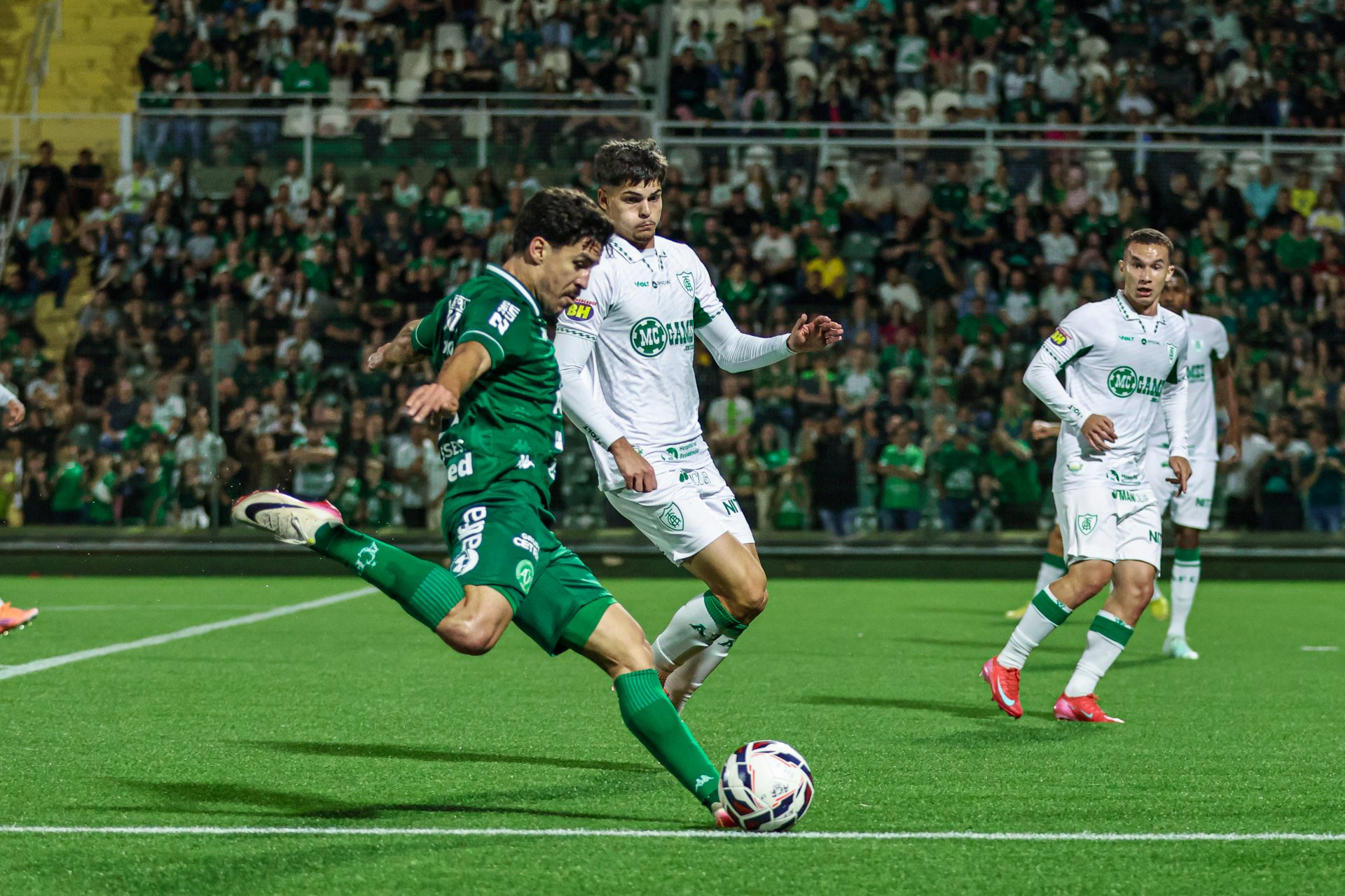 América-MG vence Chapecoense na Série B, assegura vaga em 2026 e anula risco de queda à Série C - Foto: Rafael Bressan/ACF