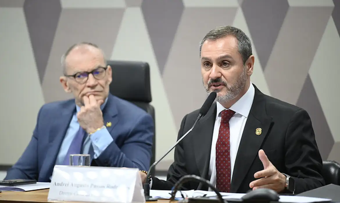 Diretor da PF, Andrei Rodrigues, critica duramente o PL Antifacção, apontando conflitos legais, descapitalização da corporação e a pressa de Derrite - Andressa Anholete/Agência Senado
