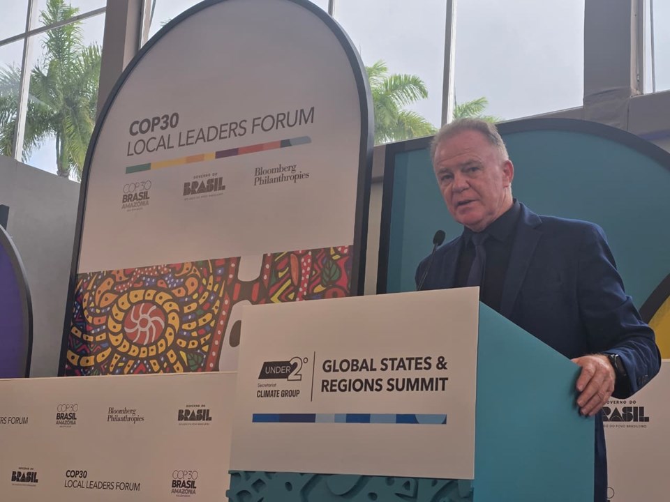 Casagrande defende papel dos estados na agenda climática global durante Fórum de Líderes Locais da COP30, no Rio. Foto: Divulgação