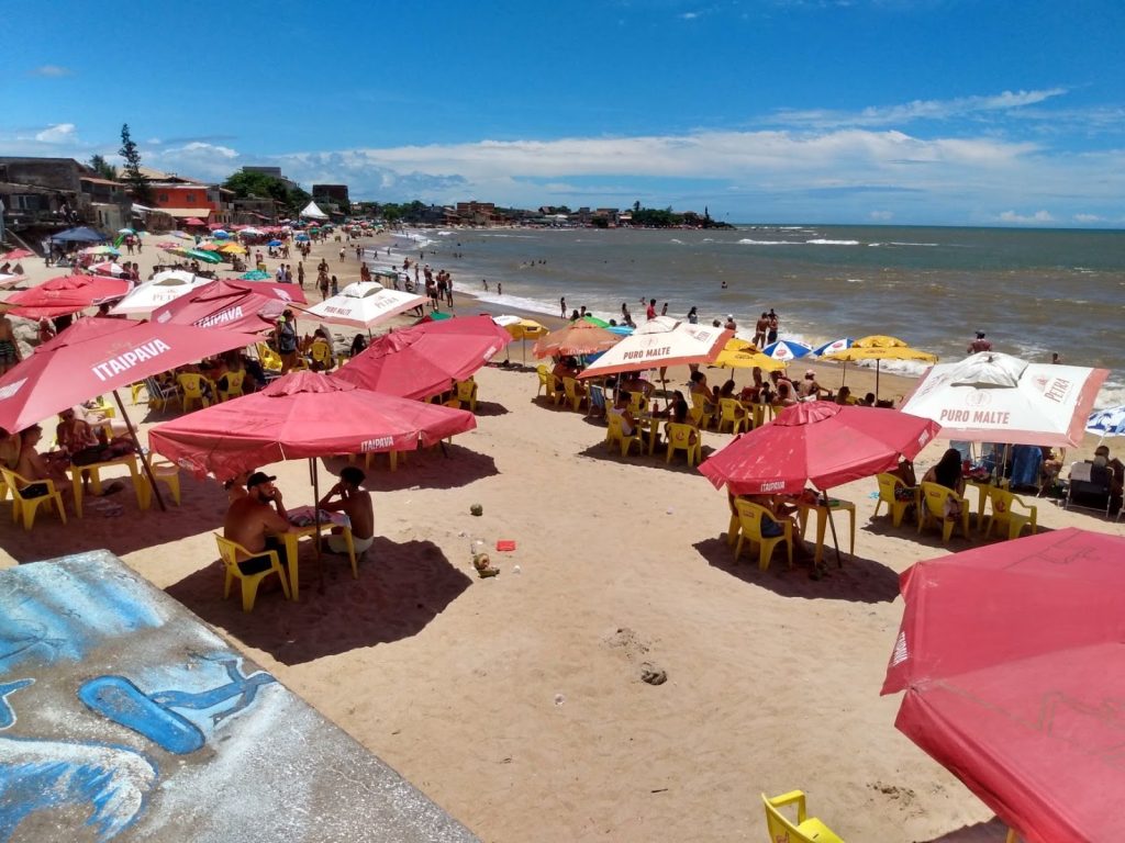 Praia da Colônia: ambiente tranquilo e boa gastronomia em Marataízes