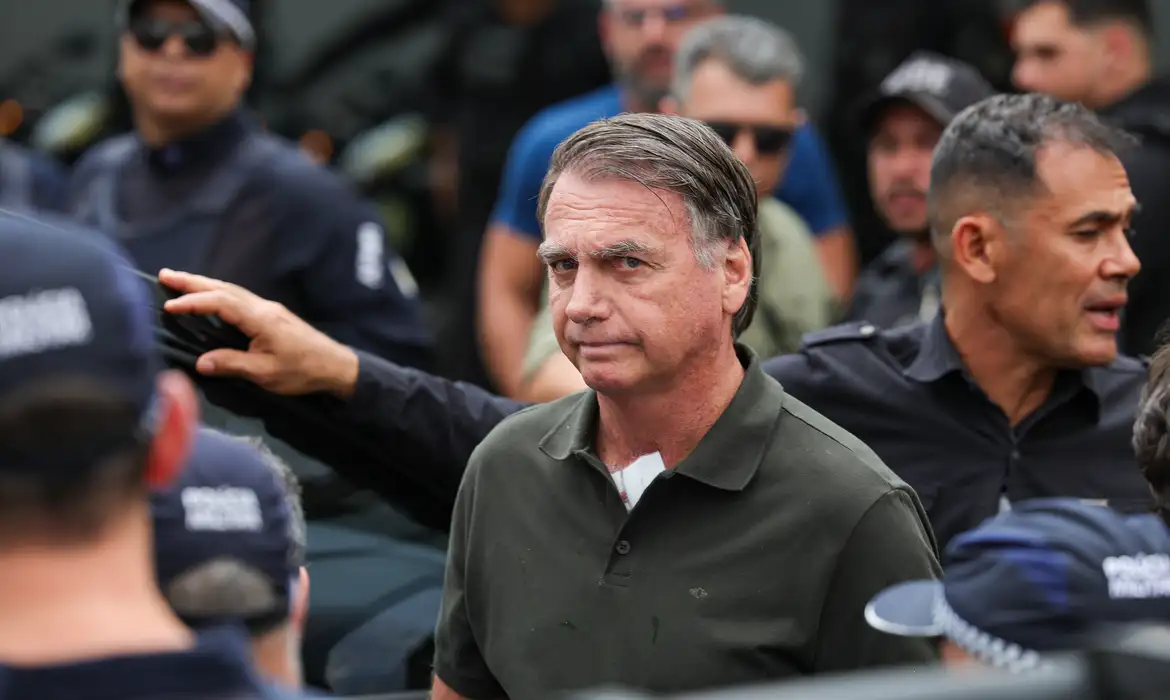 Ministro Alexandre de Moraes decreta prisão preventiva de ex-presidente Jair Bolsonaro. Foto: Fabio Rodrigues-Pozzebom (Agência Brasil)