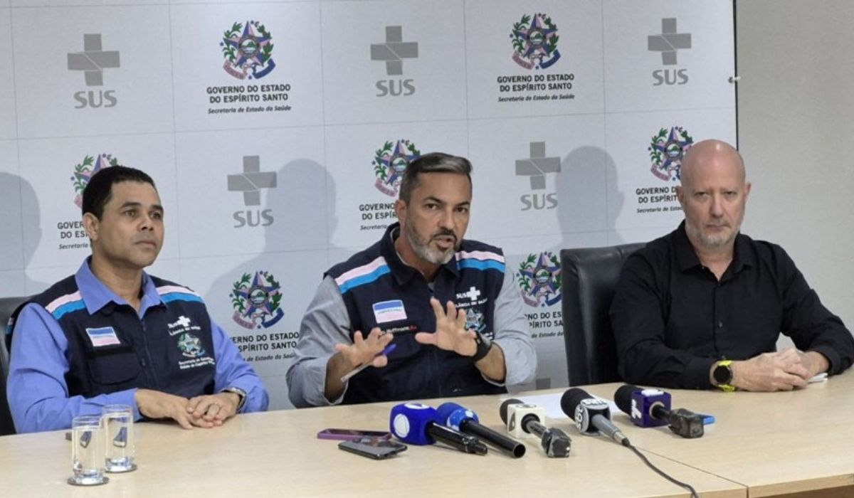 Participaram da coletiva de imprensa o secretário de Estado da Saúde, Tyago Hoffmann, o subsecretário de Vigilância em Saúde, Orlei do Amaral Cardoso, e o diretor do Laboratório Central de Saúde Pública do Espírito Santo (Lacen/ES), Rodrigo Rodrigues. Foto: Sesa