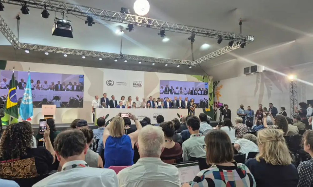 O rascunho final da COP30, divulgado após incêndio, omite o roteiro para abandonar combustíveis fósseis - Foto: COP30/ Agência Brasil