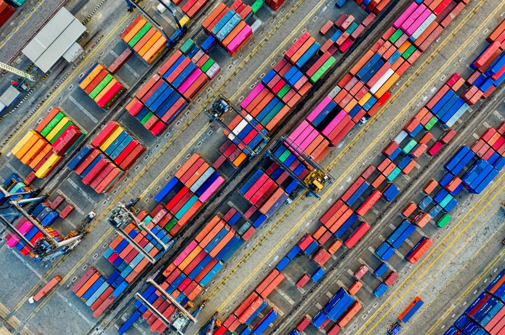 China e UE reforçam diálogo em Bruxelas para estabilizar cadeias de suprimentos. Discutiram controles de exportação, com China confirmando suspensão para a UE - Foto: Tom Fisk