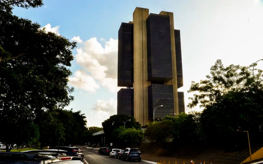 Banco Central informa que investimento estrangeiro em ações brasileiras foi positivo em US$ 598 mi em outubro - Foto: Reprodução