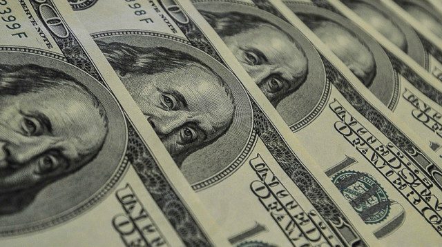 Alta do dólar ante o real ofusca zeragem de tarifaço Trump. Entenda impactos de indicadores EUA e da pauta-bomba fiscal bilionária no Senado. Taxas DI sobem - Foto: Reprodução