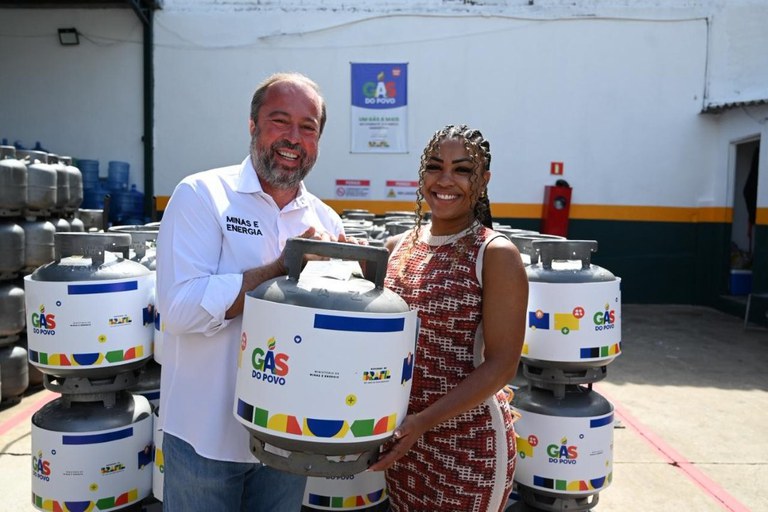 Governo federal lança oficialmente o Gás do Povo em MG, com entrega de botijões gratuitos para famílias do CadÚnico - Foto: Ricardo Botelho/MME/Gov.br