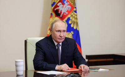 Putin afirma que acordo de paz com Ucrânia é inviável devido a questões sobre Zelenski e pede conversas com EUA sobre Crimeia e Donbas - Foto: Kremlin