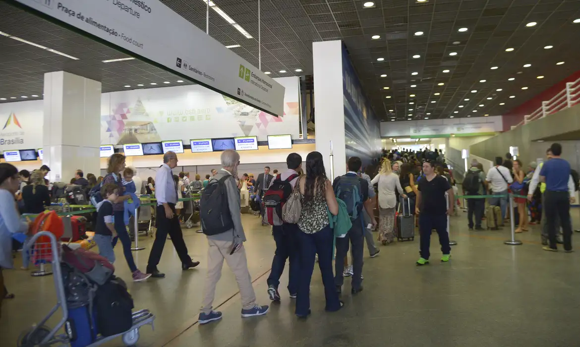 Agência Nacional de Aviação Civil atua em aeroportos para garantir direitos dos viajantes - Foto: Agência Brasil