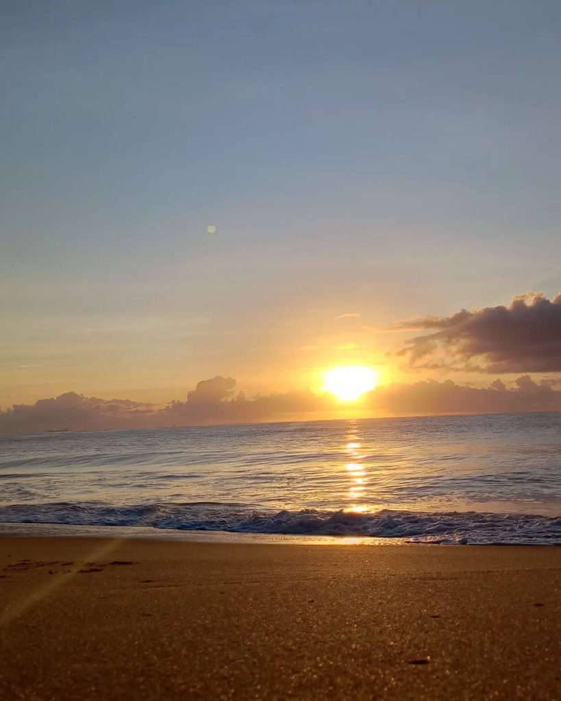 Praia dos Recifes: paraíso entre pedras e mar em Vila Velha Praia dos Recifes: paraíso entre pedras e mar em Vila Velha