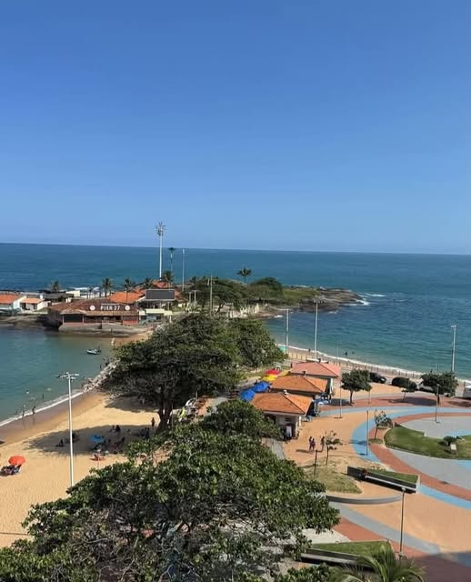 Praia do Meio: refúgio tranquilo entre natureza e mar em Guarapari