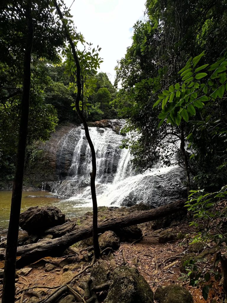 Cachoeiras do Barbudo e de Pernambuco: joias naturais de Guarapari Cachoeiras do Barbudo e de Pernambuco: joias naturais de Guarapari