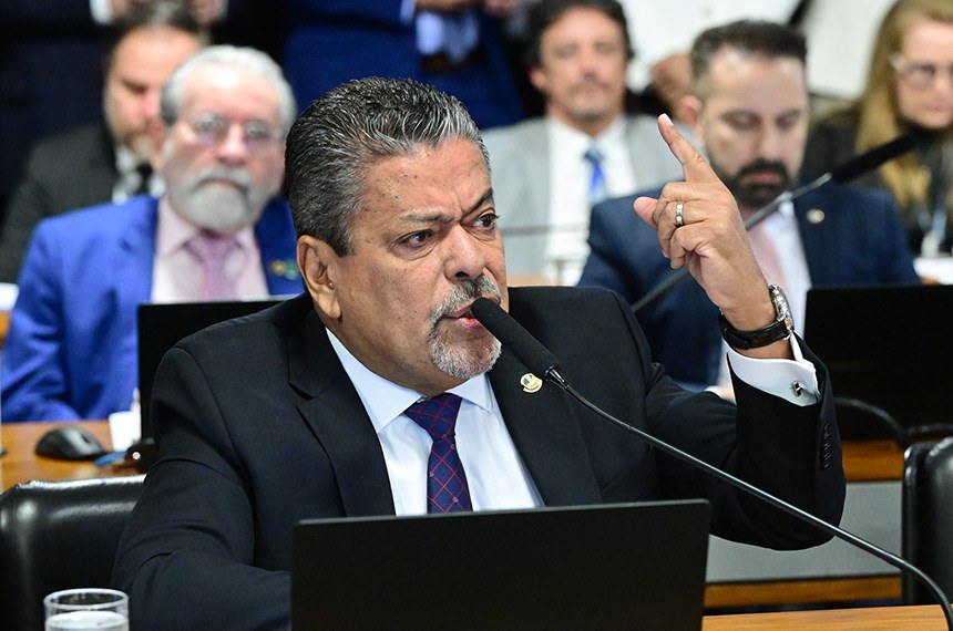 Plenário da CAS aprova, por 11 a 9, o projeto do Exame de Proficiência em Medicina. Foto: Geraldo Magela (Agência Senado)