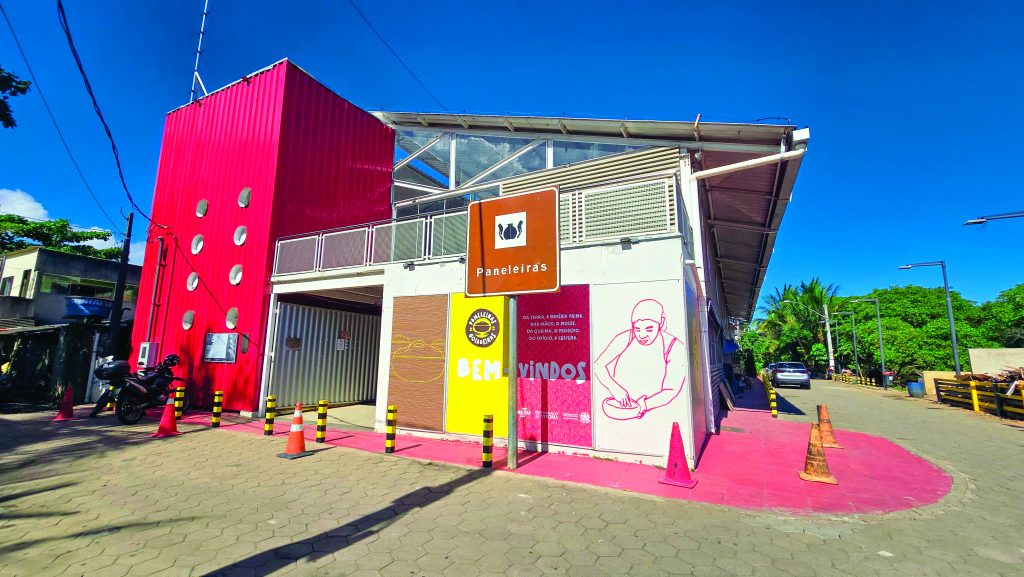 Paneleiras de Goiabeiras: tradição viva moldada em barro e memória Paneleiras de Goiabeiras: tradição viva moldada em barro e memória