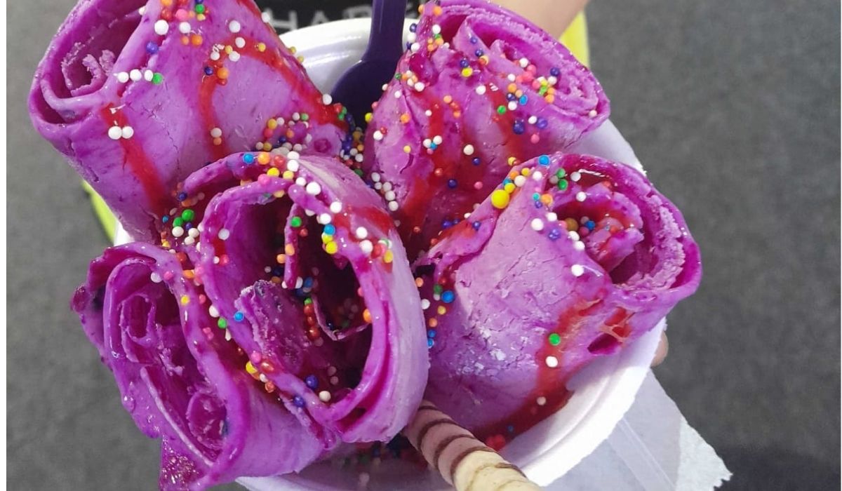 Sorvete de rolo de Pitaya. Foto: divulgação da Rolinho Capixaba