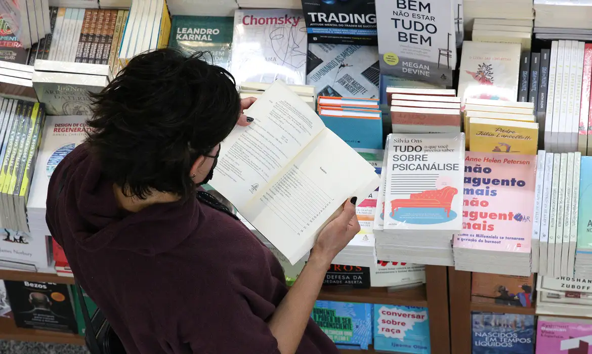 Setor editorial no Brasil cresce com aumento de empresas e geração de empregos diretos - Foto: Rovena Rosa/ Agência Brasil