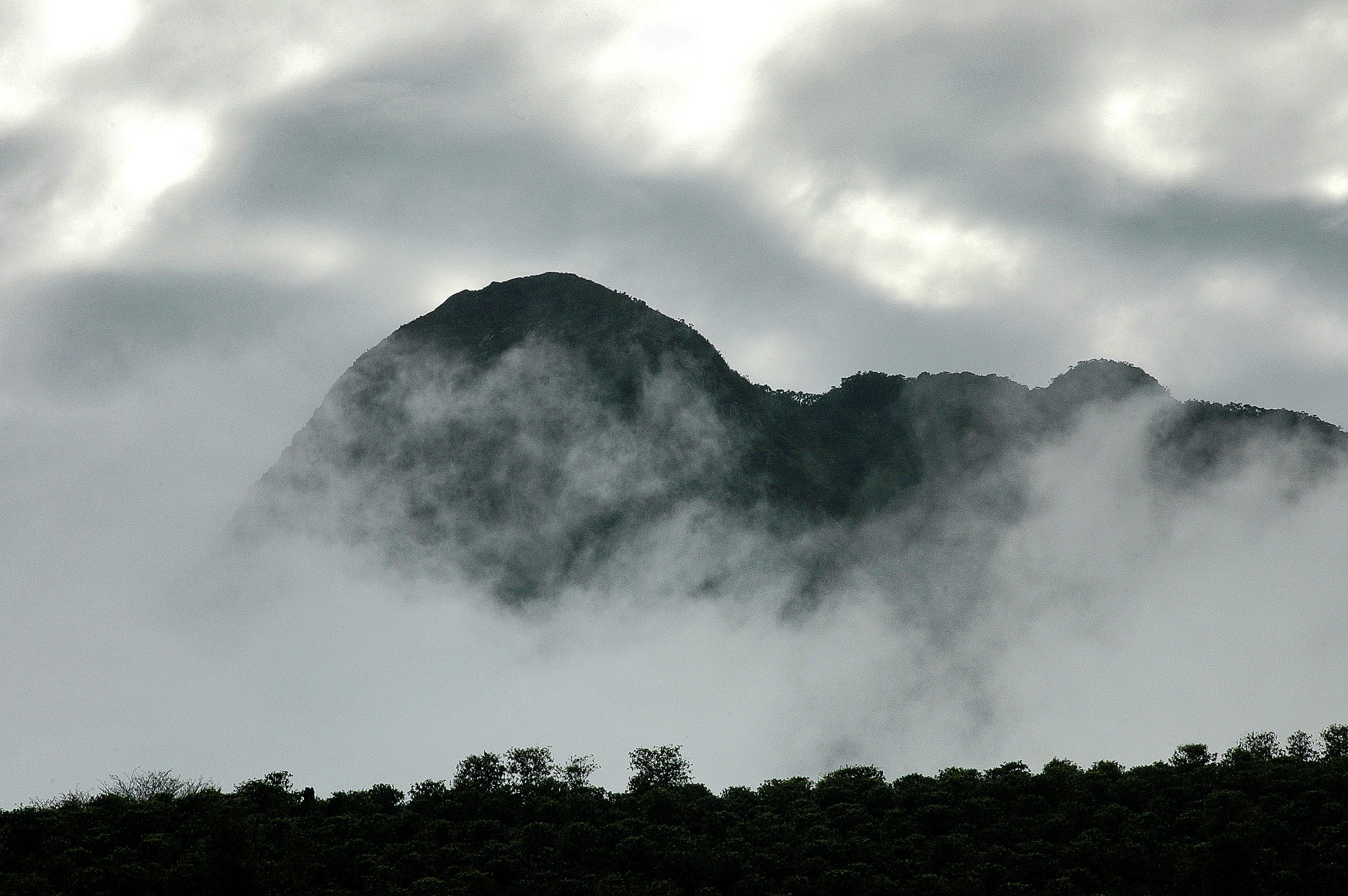 Montanhas Pedra-Menina em Dores do Rio Preto. Foto: MTur / Tadeu Bianconi