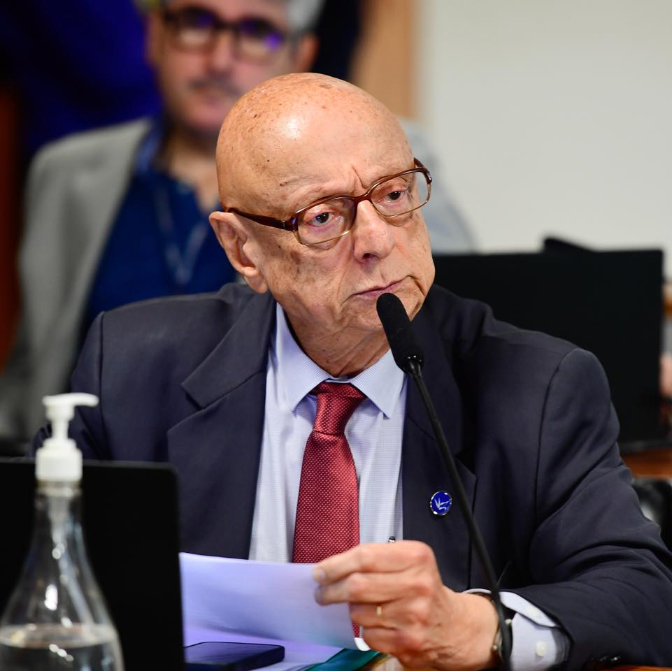 Esperidião Amin é relator de projeto que reduz penas para envolvidos em atos de 8 de Janeiro, gerando debate no Senado - Foto: @esperidiaoamin
