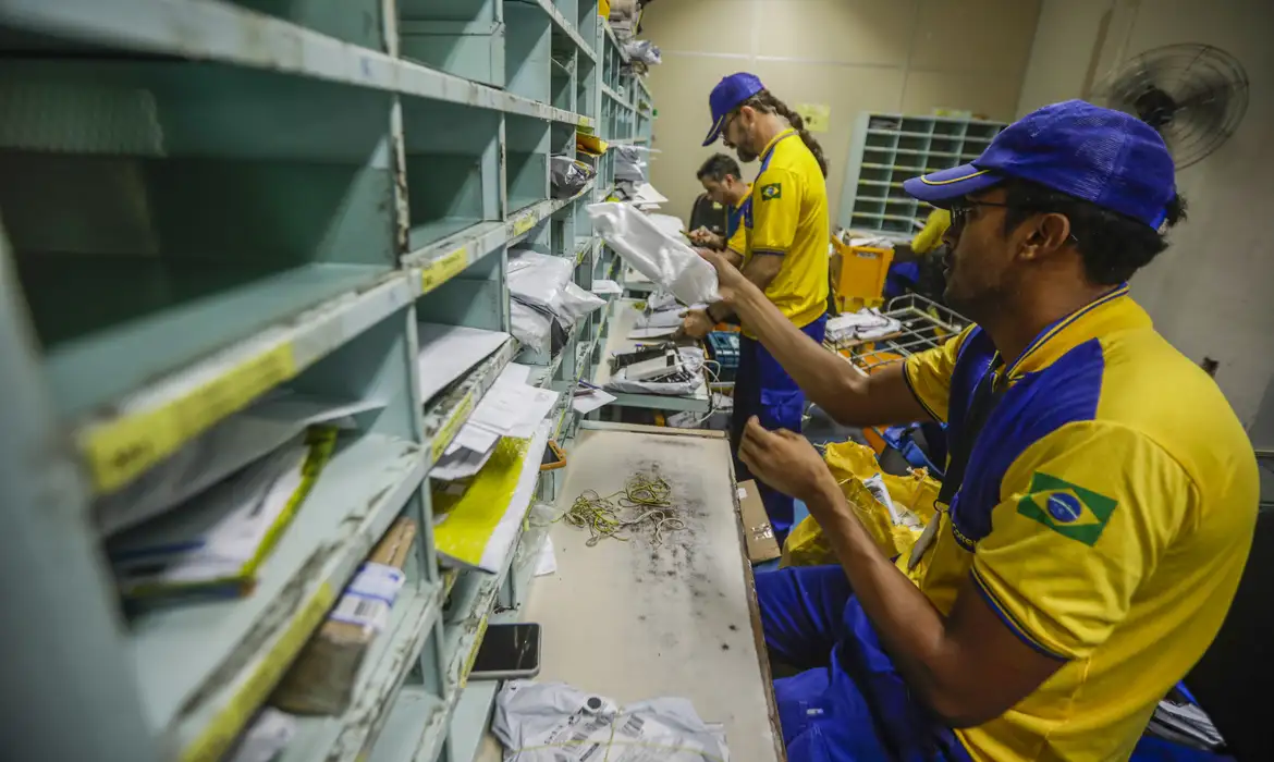 Ministra do TST determina que 80% do efetivo dos Correios deve atuar durante greve - Foto: Joédson Alves/ Agência Brasil