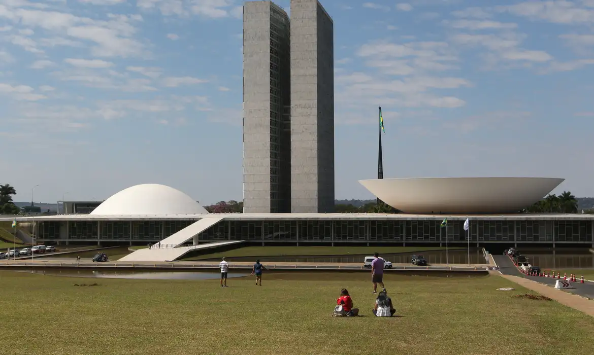 Quatro bancadas da Câmara acionam STF para suspender tramitação de projeto de lei sobre dosimetria - Foto: Fabio Rodrigues Pozzebom/ Agência Brasil