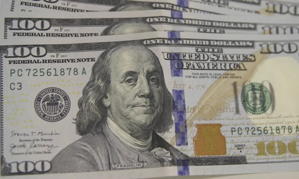 Dólar apresenta oscilações contidas em meio a cenário político instável - Foto: Reprodução
