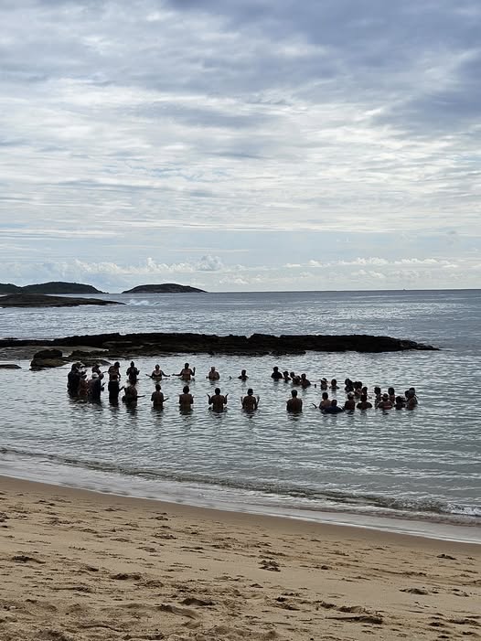 Praia do Meio: refúgio tranquilo entre natureza e mar em Guarapari
