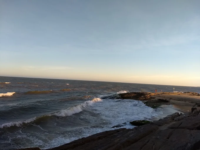 Conheça a Praia da Areia Preta, em Marataízes Conheça a Praia da Areia Preta, em Marataízes