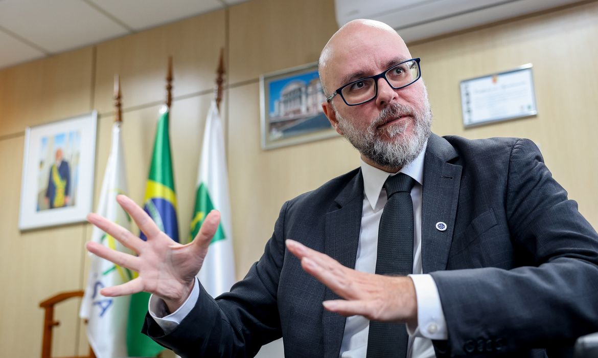 Agência Nacional de Vigilância Sanitária otimiza filas de análises processuais.