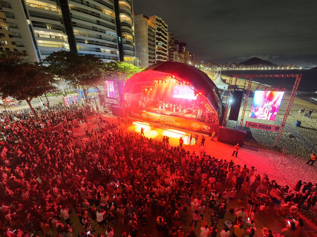 Primeiro dia de Jesus Vida Verão reuniu 20 mil pessoas em Vila Velha. Foto: Sidney Pagotto