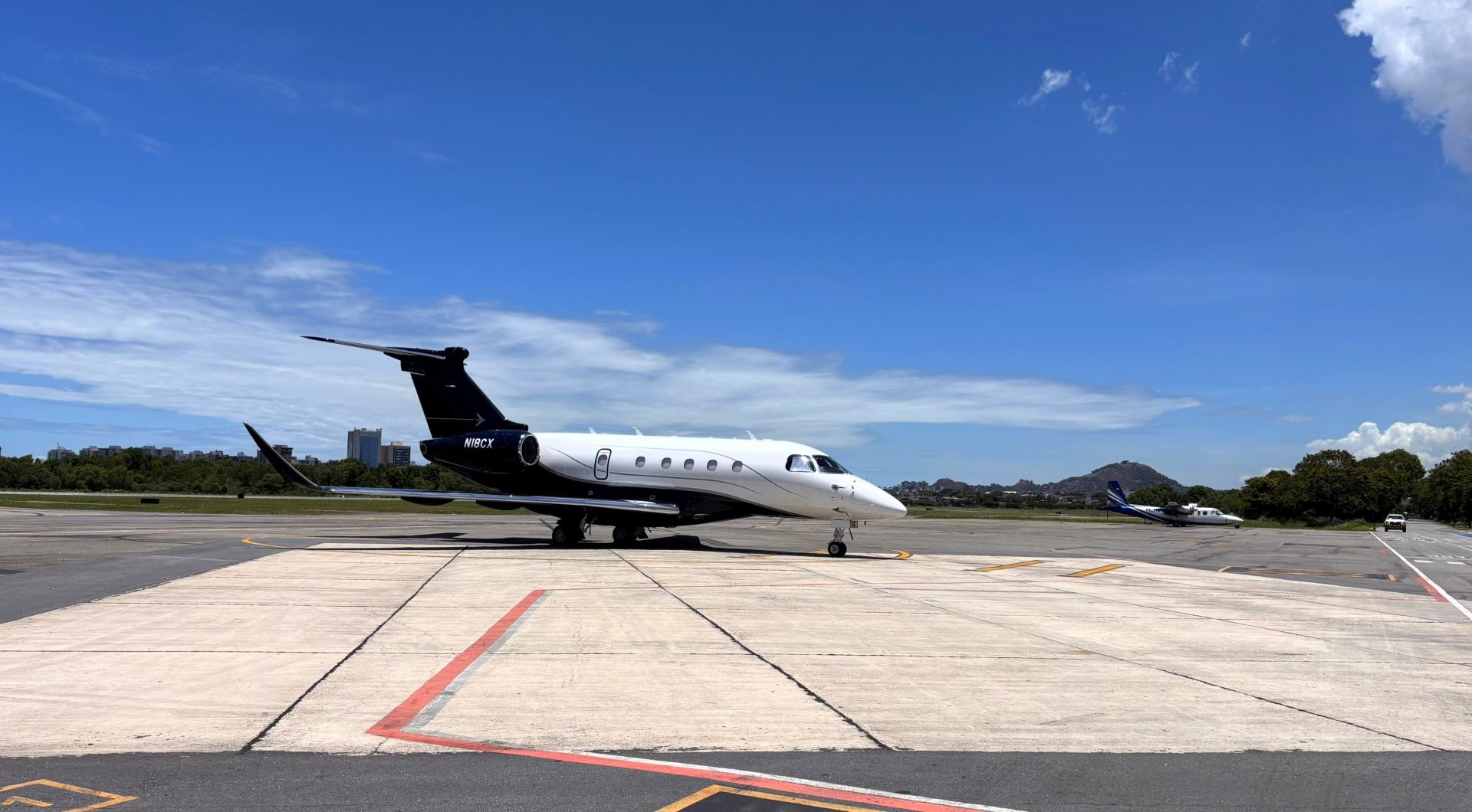 Avião executivo internacional no Aeroporto de Vitória, agora habilitado a realizar imigração de tripulações diretamente na capital capixaba. Foto: Divulgação Zurich Airport