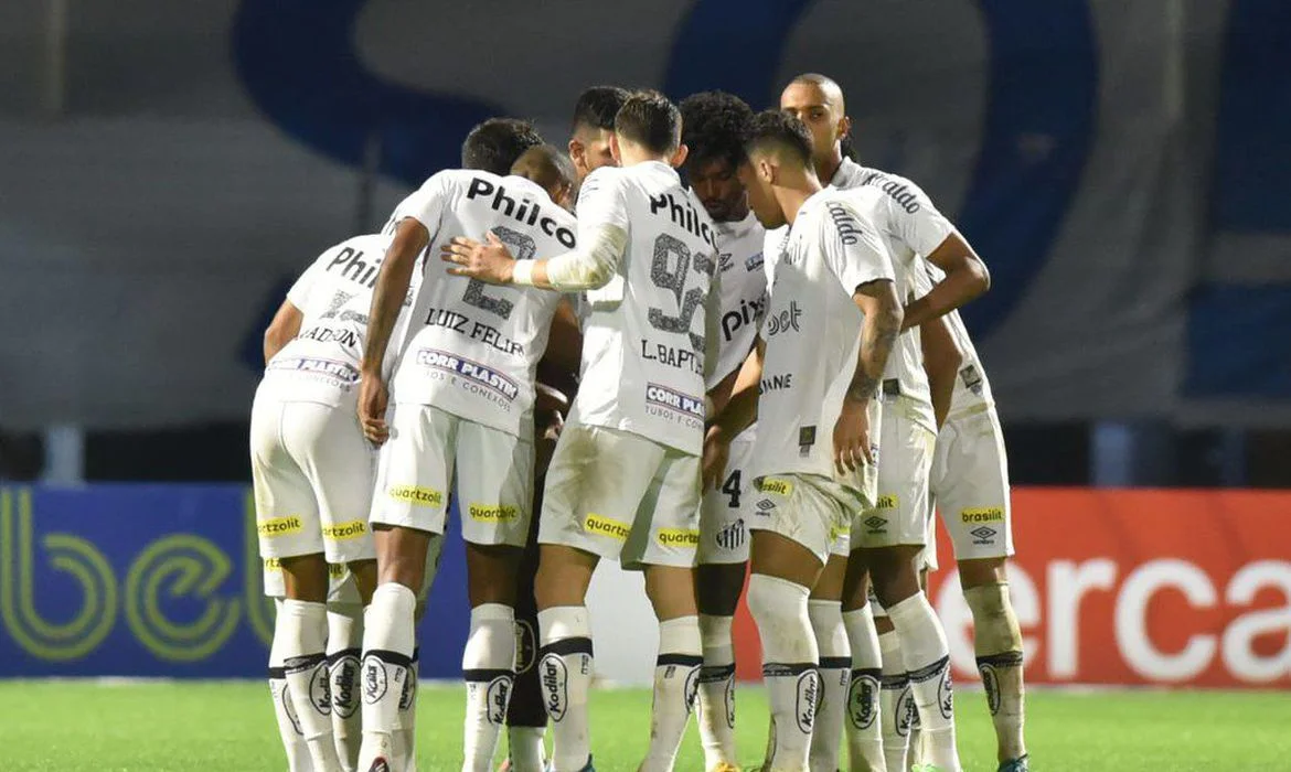 Gabigol marca gol e garante vitória do Santos sobre o Novorizontino no Paulista.